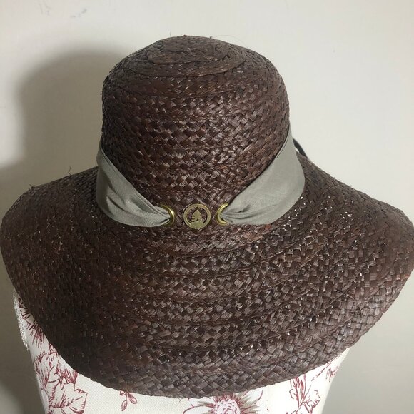 Livity Hat Outernational Sun Hat &  embrace the perfect blend of sun protection! - Picture 1 of 7